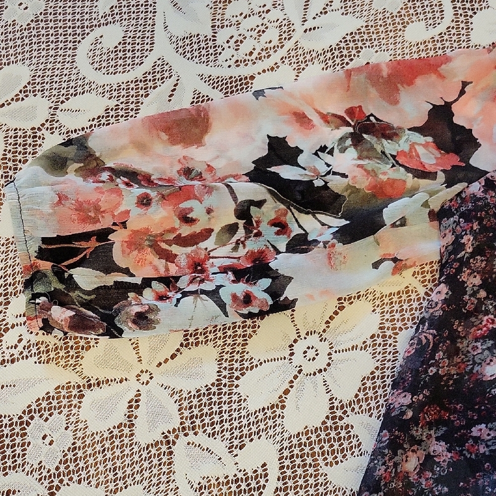 A. Byer Floral Chiffon Blouse with Lace - Picture 4 of 5